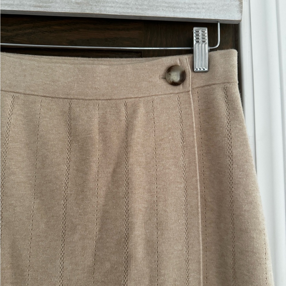 Sezane Cream Midi Skirt in size Small - Picture 4 of 11